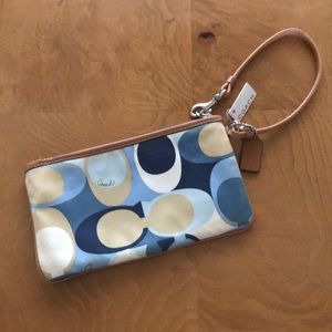 Wristlet